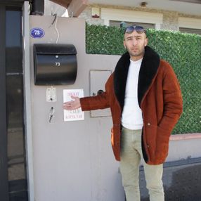 İzmir'de sahte iş insanı, kiraladığı villanın sahibini dolandırdı
