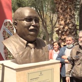 CHP İzmir'e bir heykel daha kazandırdı