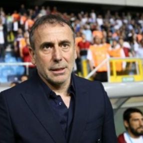 Abdullah Avcı: Bayrakları sandıklardan çıkarın