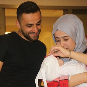 Diyarbakır'da, yemek borusu olmadan doğan bebek sağlığına kavuştu