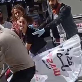 Esenyurt'ta manava sopalı saldırı