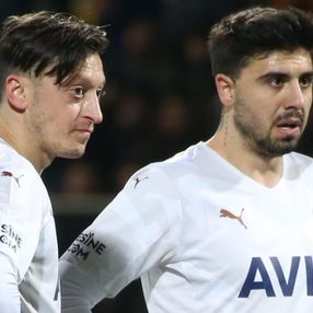 Fenerbahçe'de Mesut Özil ve Ozan Tufan kararı