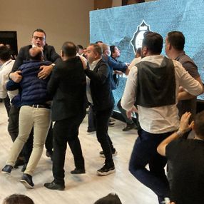 Altay'ın kongresinde kavga çıktı