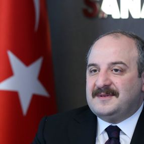 Bakan Varank'tan esprili Türkiye Uzay Ajansı paylaşımı
