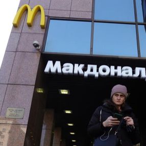 McDonald’s Rusya’daki restoran ağını satma kararı aldı