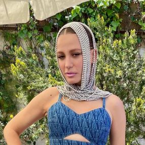 Serenay Sarıkaya kapandı