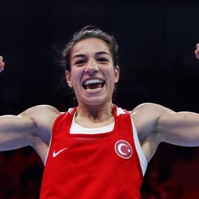 Milli boksör Ayşe Çağırır, 48 kiloda altın madalya kazandı