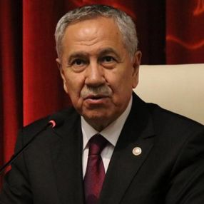Bülent Arınç'tan 19 Mayıs eleştirisi: Gençler kaygılı