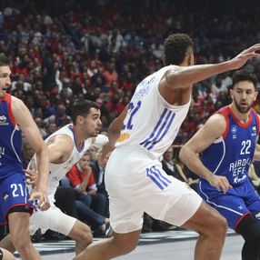 Anadolu Efes Euroleague’de şampiyon oldu