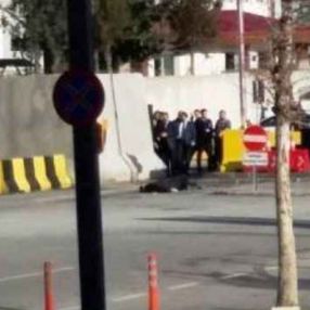 Gaziantep Emniyet Müdürlüğü'nde canlı bomba şüphelisi etkisiz hale getirildi