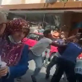 Esenyurt'ta polisle mahalleli arasında arbede