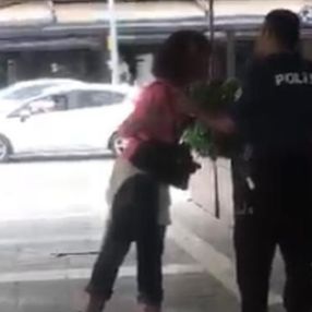 Adana’da, polise hakaretler yağdırıp ölümle tehdit eden kadın kamerada