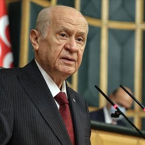 Devlet Bahçeli yetim ve öksüz olan gence sahip çıktı
