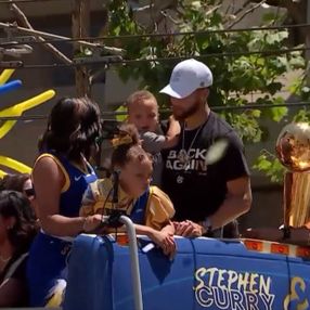 Curry'nin şampiyonluk kutlamasında Trabzonspor detayı