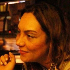 Dizi sektörünün acı kaybı! Ünlü senarist Gamze Özer hayatını kaybetti