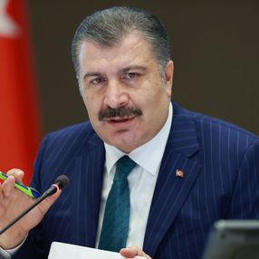 Fahrettin Koca hekimlere malpraktis yasasını anlattı