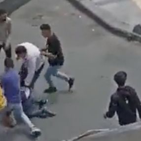 Cumhurbaşkanı Erdoğan'a sokak ortasında küfür edince dayak yedi