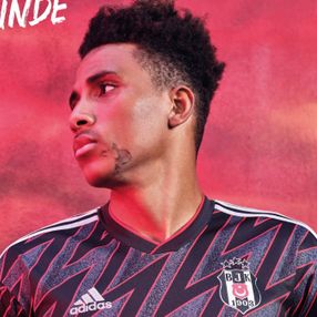 Beşiktaş'ın yeni sezon formaları tanıtıldı