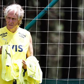 Jorge Jesus forvetlerine güveniyor