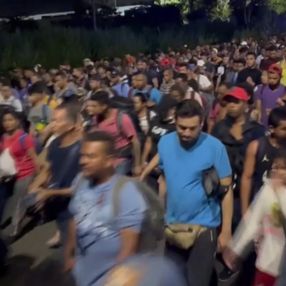Meksika'dan ABD'ye 3 bin göçmen kafilesi yolda