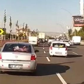 Ankara’da düğün konvoyu, vakaya giden ambulansa geçit vermedi