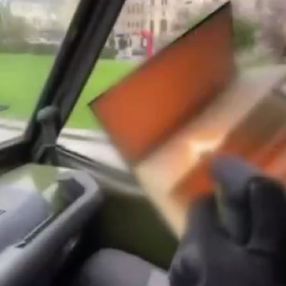 Norveç'te Kur'an-ı Kerim'i yakan İslam karşıtının aracı takla attı