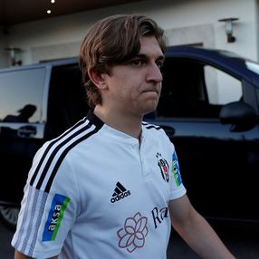 Beşiktaş'tan ayrılan Rıdvan Yılmaz gözyaşlarını tutamadı
