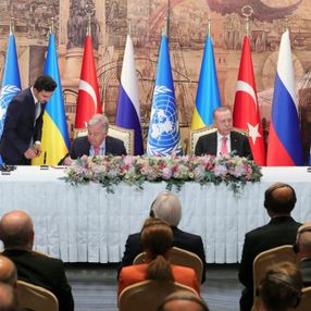 Ukrayna limanda tahıl kervanları oluşturulmaya başlandı