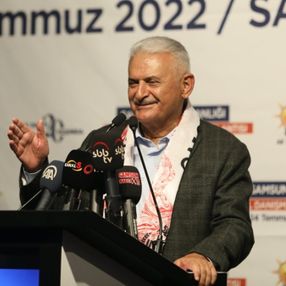 Binali Yıldırım, muhalefetin İstanbul Havalimanı eleştirilerine cevap verdi