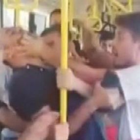 Kadıköy'de otobüste fotoğraf iddiası: Şüpheli darbedildi