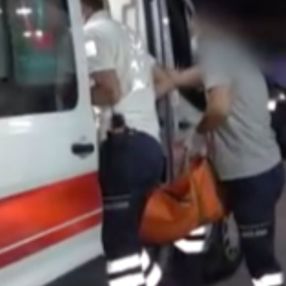 Denizli'de boşanma aşamasındaki eşini çocuklarının önünde bıçakladı