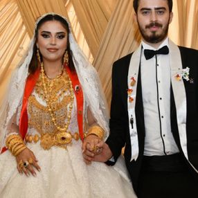 Hakkari'deki aşiret düğününde geline 5 kilo altın takıldı