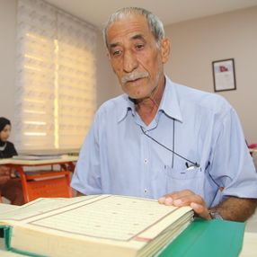 Şanlıurfa'da 77 yaşındaki vatandaş, Kur'an okuma hayalini gerçekleştirdi