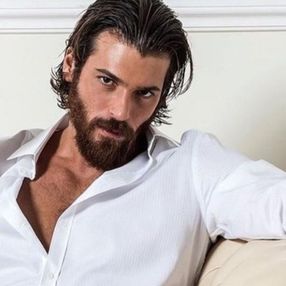 Can Yaman İtalyan oyuncuyla yakınlaştı