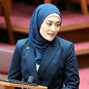 Avustralya'nın ilk başörtülü vekili Payman: Başörtüsünü gururla takın