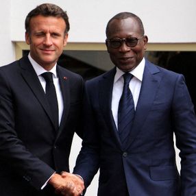 Emmanuel Macron: Benin'e gelişmiş silahlar teslim edebiliriz