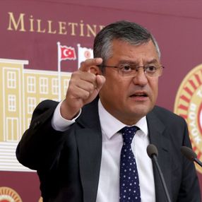 Özgür Özel: Otoban gişelerini törenle yıkacağız