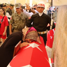 Pençe şehidi Mehmet Burak Keçe son yolculuğuna uğurlandı