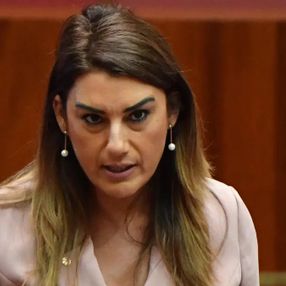 Avustralya'da Aborjin senatörden 'sömürgeci Kraliçe' tepkisi