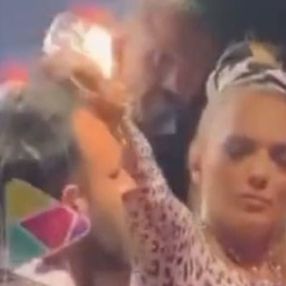 Demet Akalın'dan şampanya açıklaması