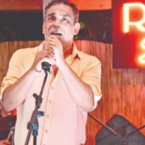 �ark�c� Ege, yeminini bozdu