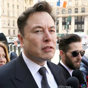 Elon Musk: ABD, 18 ay resesyon yaşayacak