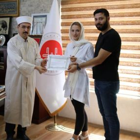 Ukraynalı Alina Müslüman oldu adını değiştirdi: Amine