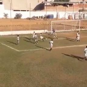 12 yaşındaki çocuktan enfes gol