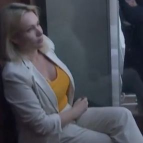 Marina Ovsyannikova'dan duruşma salonunda protesto