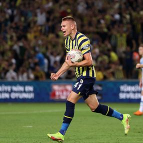 Jorge Jesus'un vazgeçilmezi Attila Szalai