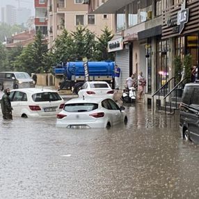 İstanbul genelinde şiddetli yağmur etkili oluyor