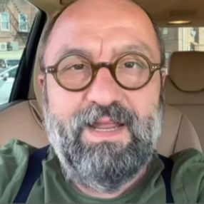 Erdem Baş, satın aldığı aracı tanıttı