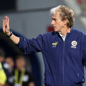 Jorge Jesus: Arda bazı şeyleri tek başına yapmaya çalışıyor