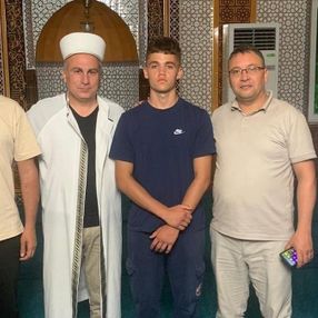 Antalya'da rehberden etkilenen İngiliz turist Müslüman oldu